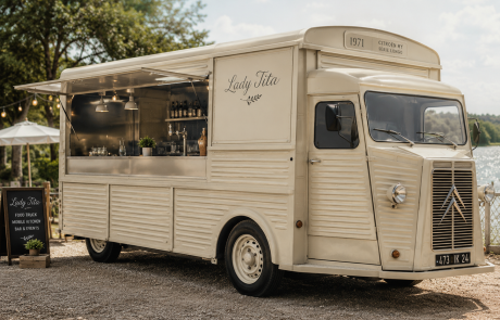 LadyTida3 Food truck clássico Citroën HY para eventos corporativos